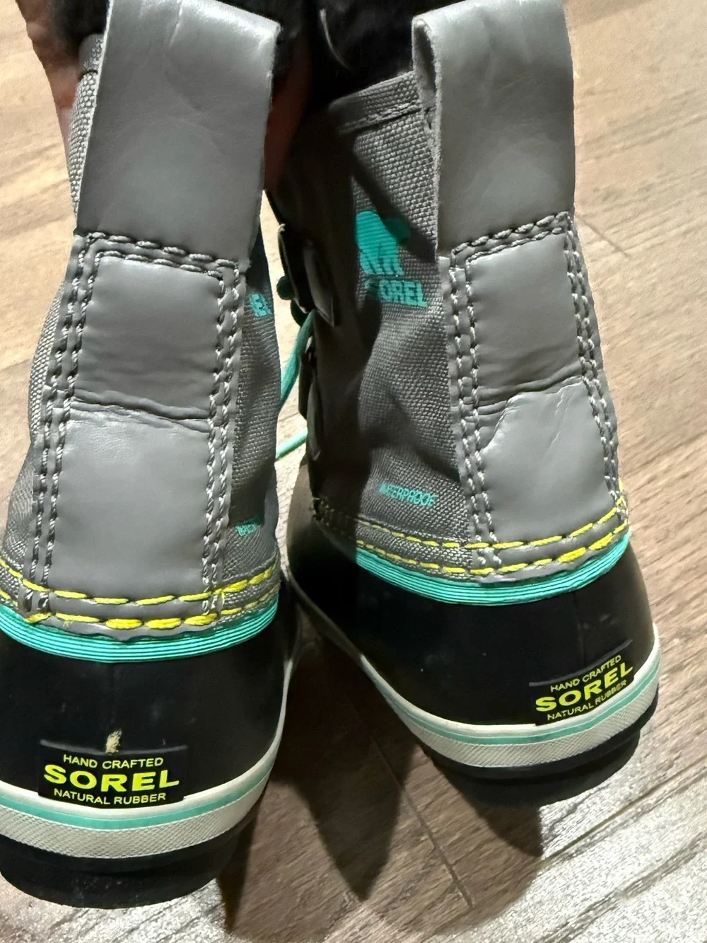 Sorel childrens winter snow boots size 11 teal gray black